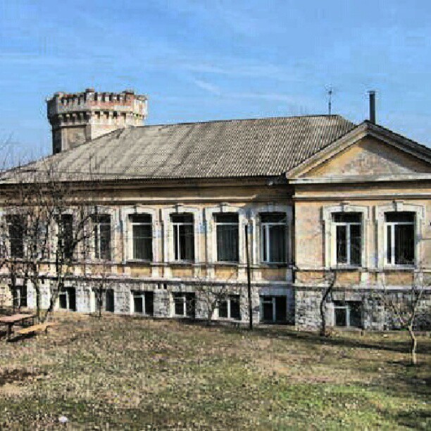 Когда-то этот дом называли Домом Больфура #Донецк #Украина #govoritdonetsk #Donetsk #Ukraine...