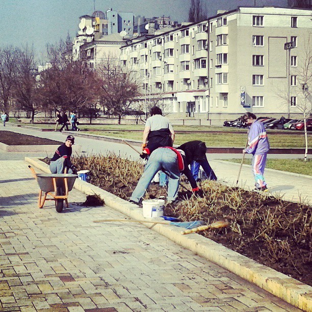 Весна пришла,пора и за работу #Donetsk #govoritdonetsk #spring #workers #донецк #весна #рабочие...